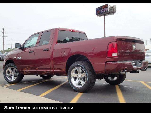 2017 RAM Ram Pickup 1500 4x4 Express 4dr Quad Cab 6.3 ft. SB Pickup